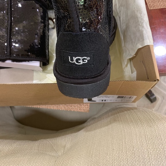 Shoes - Picture 3 of 3